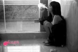 [Ugirls尤果网] 2014.04.21 U012 张译文