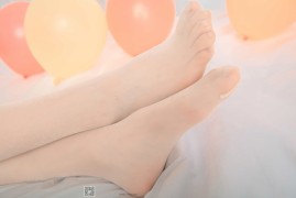 [SSA丝社] NO.014 小琪琪 闪光开裆丝袜的另一种演绎