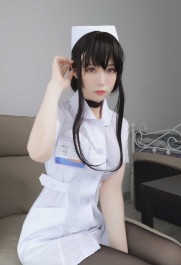 Coser小姐姐 白银81 NO.016 长发小护士 referrerpolicy=